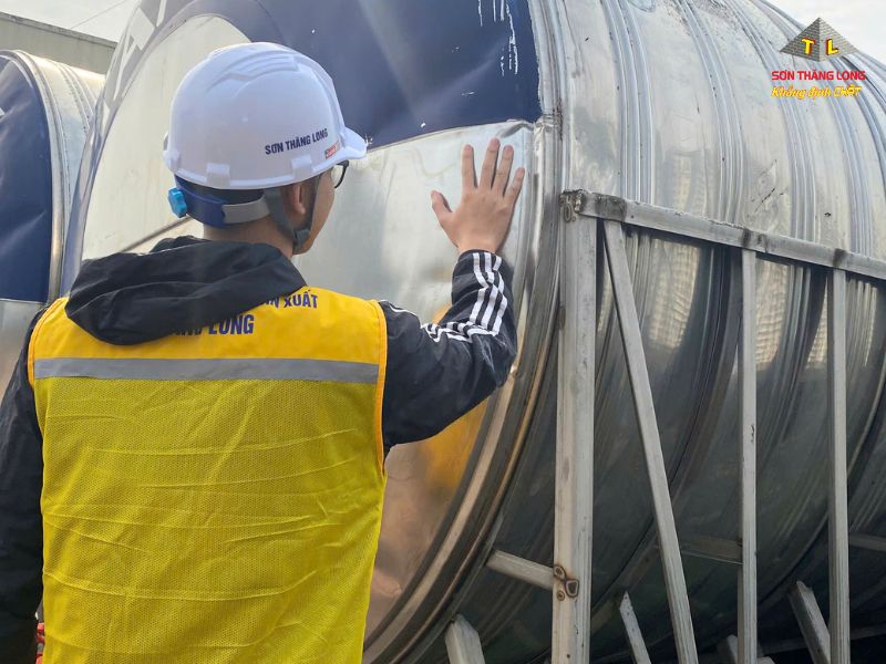 Sơn chống nóng: hạ nhiệt 5 - 25 độ bề mặt, tiết kiệm điện mùa nắng nóng 12 Khảo sát sơn chống nóng lên bồn nước inox